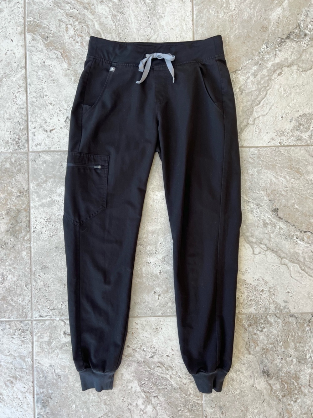 FIGS Women's Zamora Jogger Scrub Pants in Black (PO# 1812), size XS